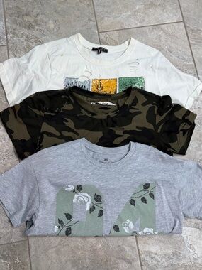 Set of 3 Distressed Crop Graphic T-Shirts — Cream, Camo Green, Heather Gray